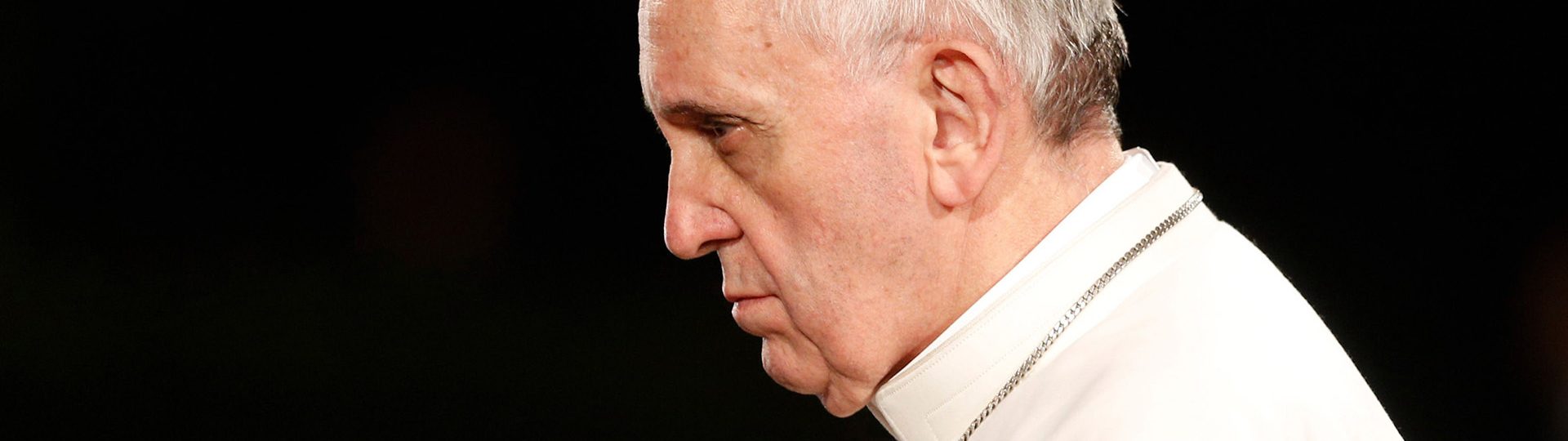 El generoso gesto del papa Francisco al comunicarse mediante el lenguaje de señas
